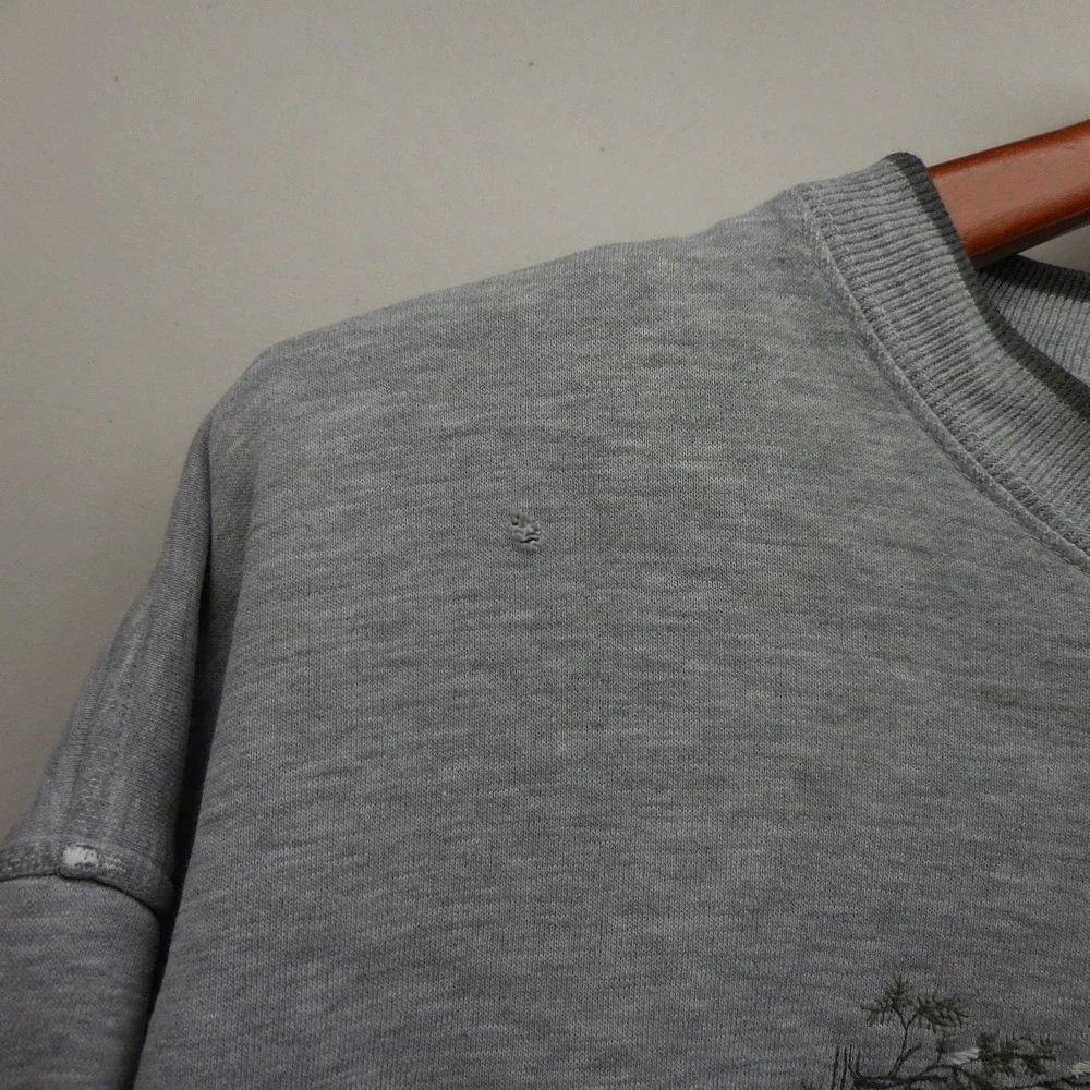 Vintage Wolf Embroidered Sweatshirt Gray Crewneck Nature Animal XL 2835